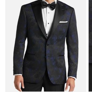 Egara
Slim Fit Floral Peak Lapel Dinner Jacket